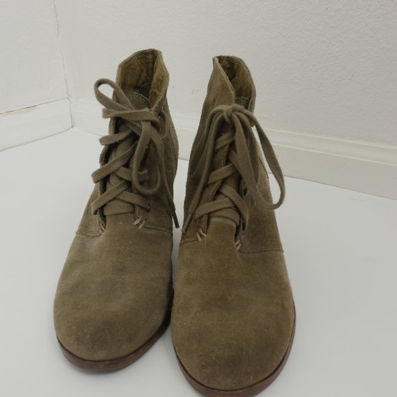 Lucky Brand Olive Green Suede Lace Up 3" Faux Wood Wedge Heel SZ 9 Ankle Boots - Picture 8 of 11